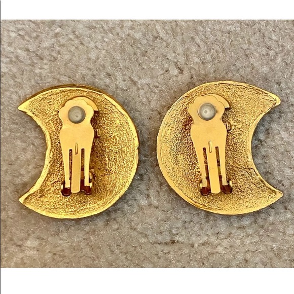 VINTAGE 1980s ERWIN PEARL MATTE GOLD ETRUSCAN CRESCENT MOON CLIP ON EARRINGS EUC - Picture 3 of 6